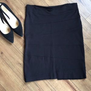 Studio Point Black skirt